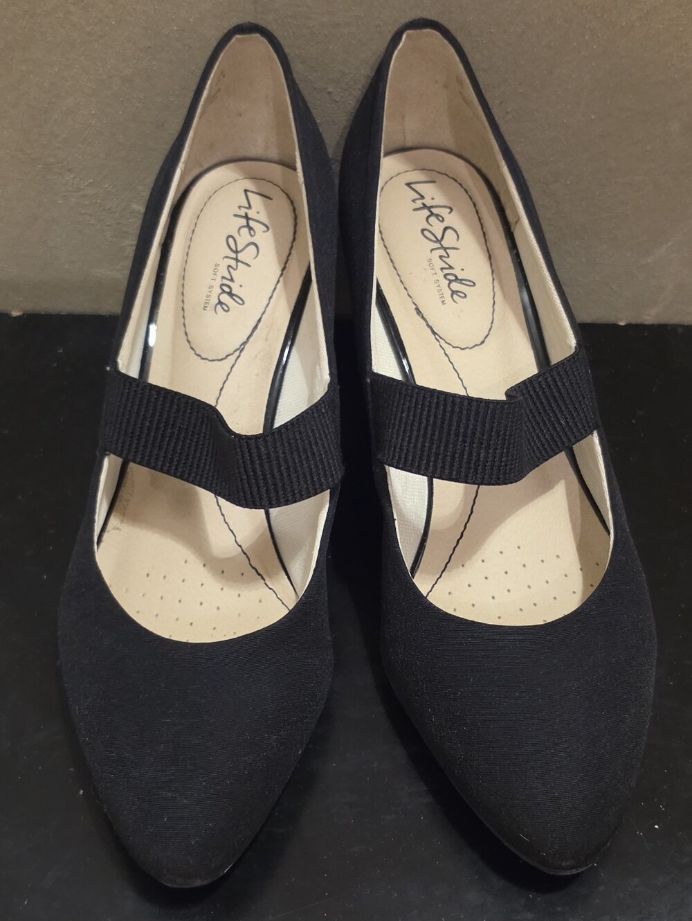 Life Stride Black Pointed-Toe Mary Jane Flats